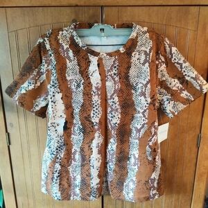 NWOT Harlow Grey Unisex Tee Shirt